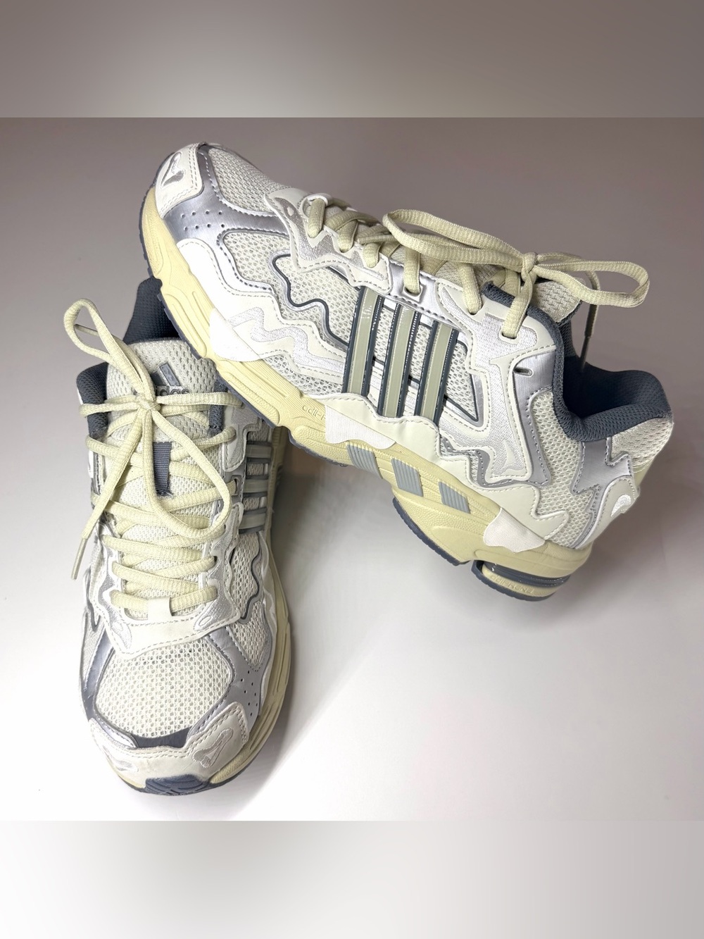 Adidas Men’s Response CL Bad Bunny Cream /White / Gray Casual Sneakers Size - 9